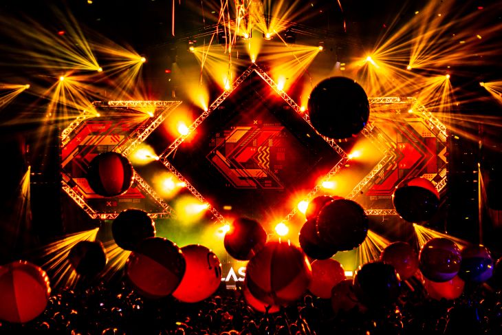 Relive Flashback History! Relive Flashback History!